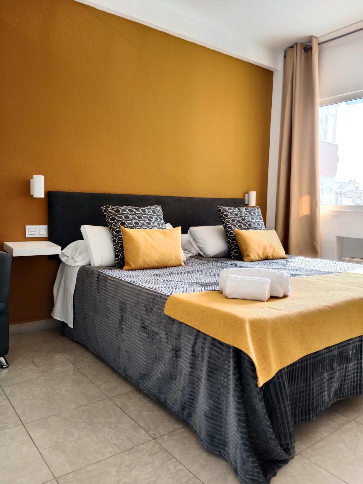 Apartamentos El Velero Торремолинос Номер фото
